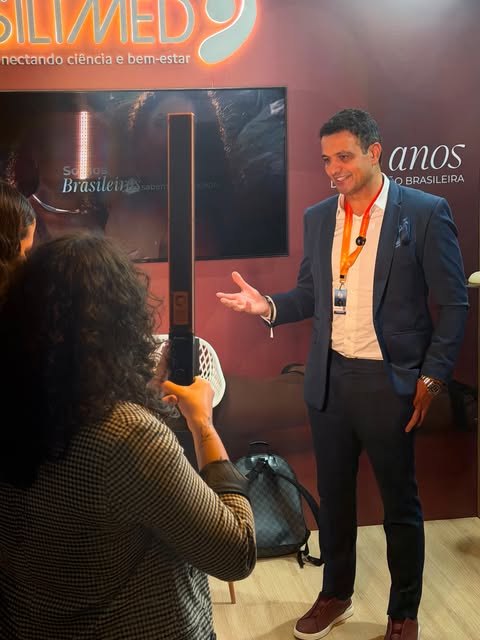 Dr. Marcus Hubaide em evento da Silimed